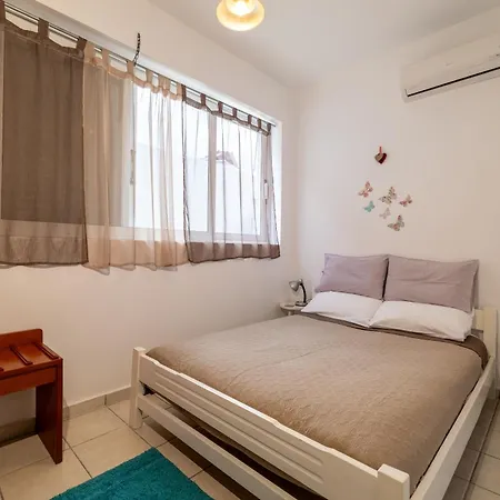 Valianos Apartment *