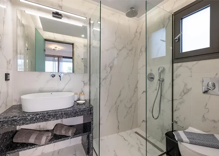 Valianos - Luxury *